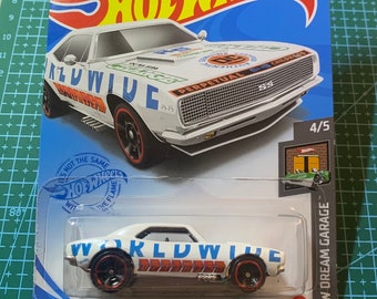 ホットウィール '69 シボレー カマロ ガレージ ホワイト ホットウィール ワイルド・スピード '69 カマロ：レッド ダイキャスト