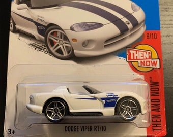 Hot Wheels 2016 HW FLAMES Dodge Viper RT/10 – Colore Viola/blu, Sciolto, Scala 1:64
