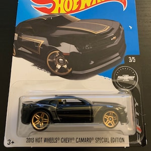 Hot Wheels 2013 Chevrolet Camaro Special Edition-Schwarz mit Gold Räder-Lange Karte-Schwer zu finden Sammler Miniaturmodell 1/64
