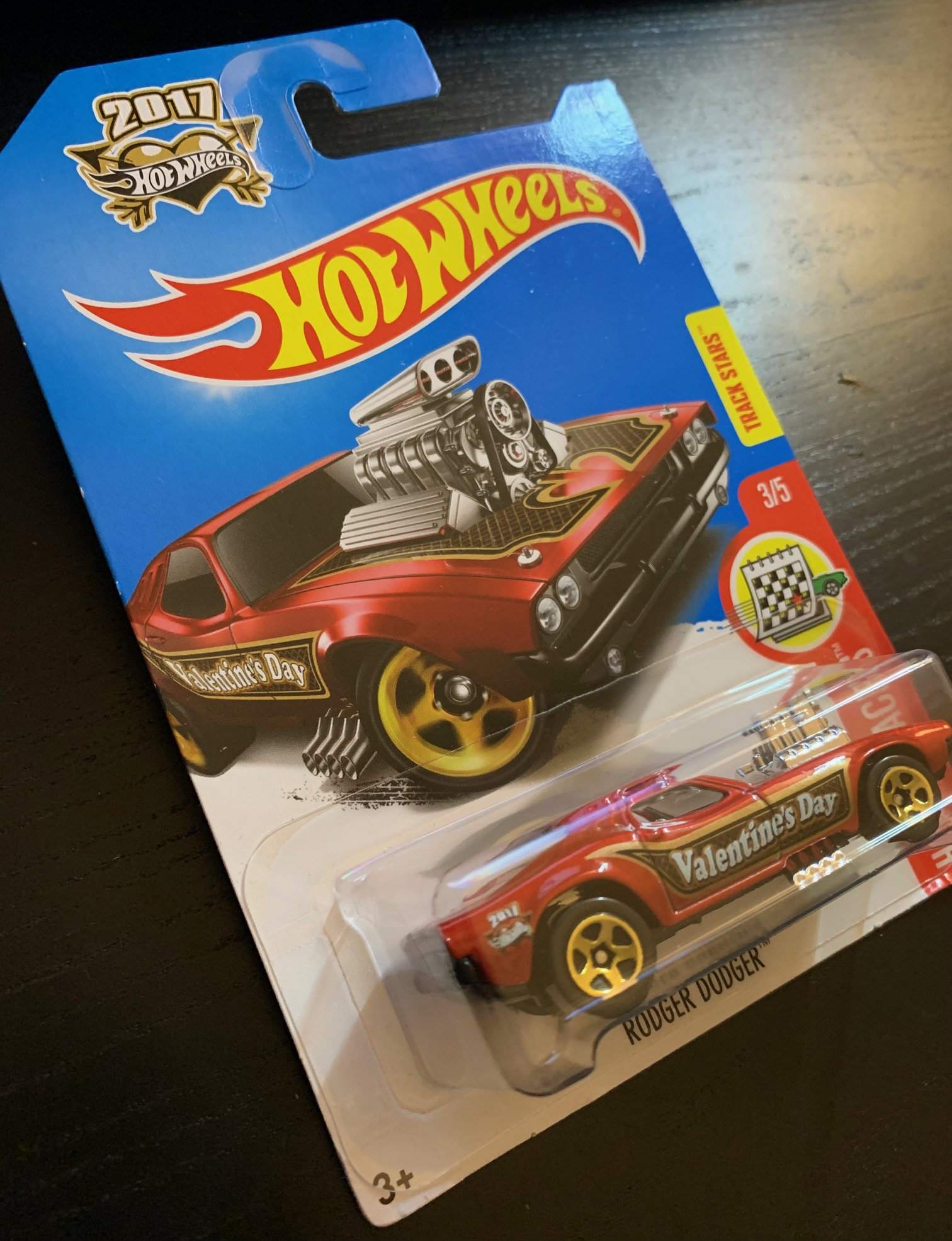 Hot Wheels Rodger Dodger -red With Gold Wheels-2017 Holiday Racers