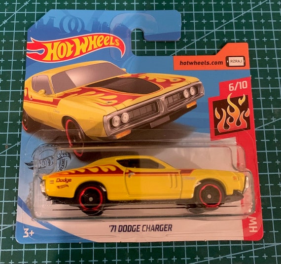 Hot Wheels 1971 Dodge Charger-yellow With Red Flames-hw