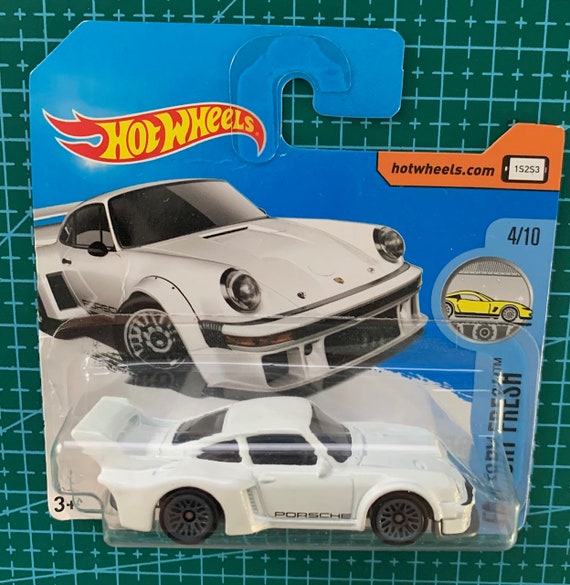 Carrinho Hot Wheels - Porsche 934.5 - Mattel