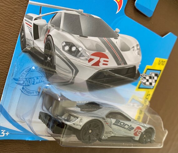 Hot Wheels 2016 Ford GT Race-silver With Black Wheels Short