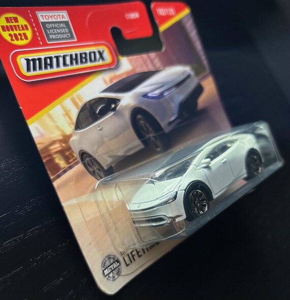 Matchbox 2023 Toyota Prius Prime-white With Black Interior