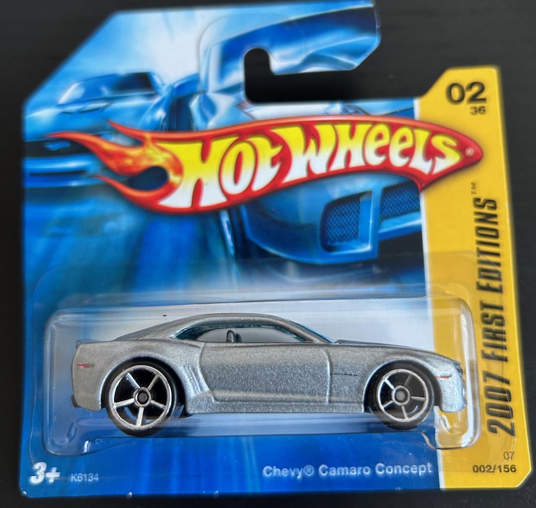 Hot Wheels Chevrolet Camaro Convertible Concept-silver With Blue