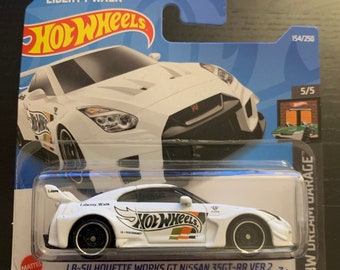 Hot Wheels Liberty Walk-silhouette Works GT Nissan 35GT-RR -white