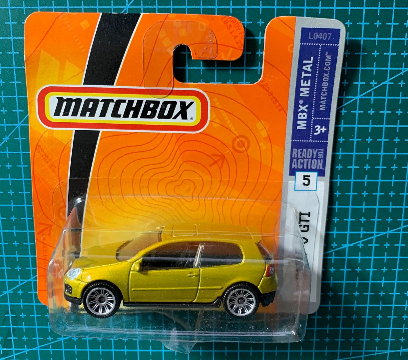 Matchbox Volkswagen Golf V Gtigold 2007 MBX Metalhard to Find