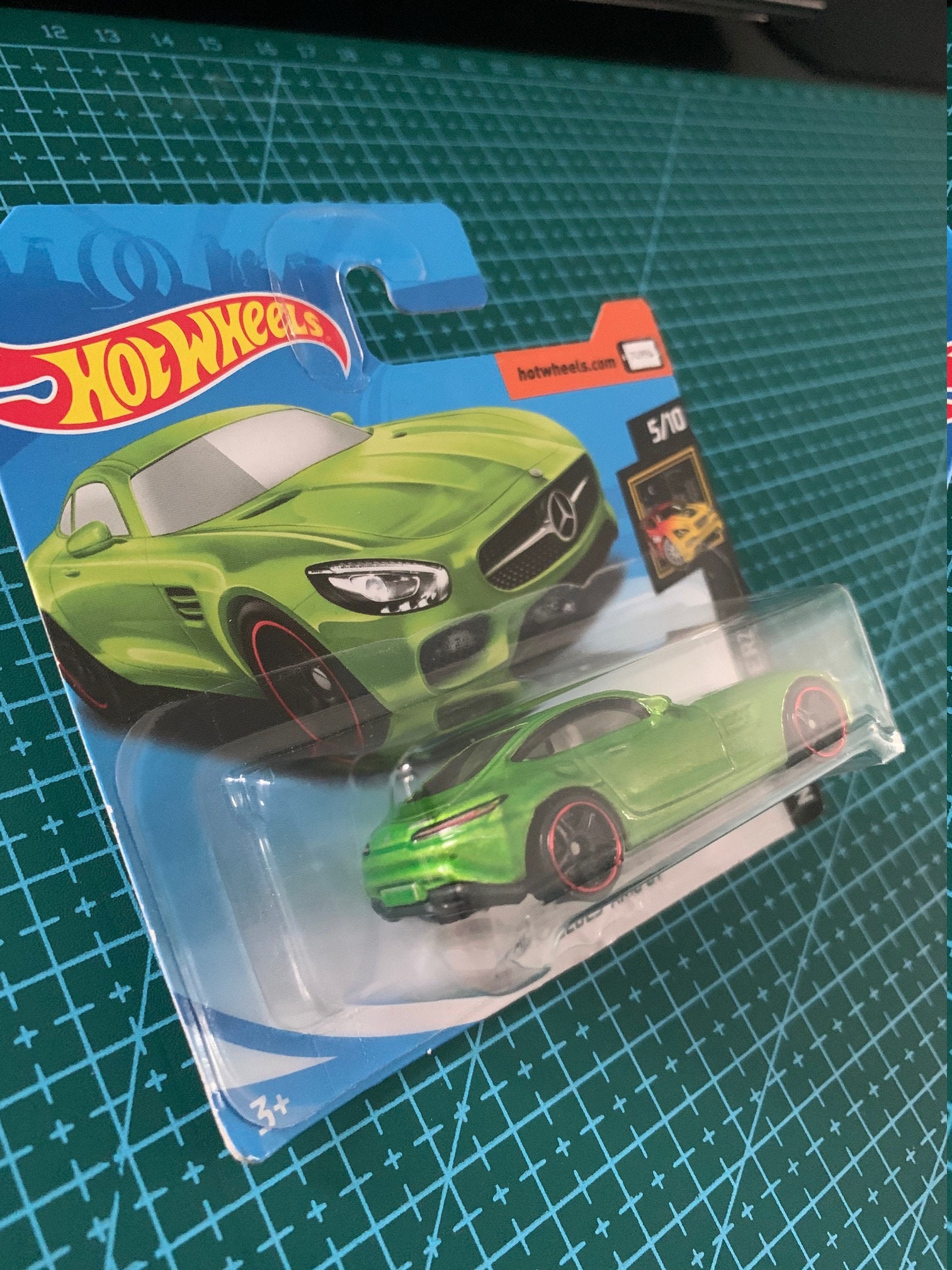 Hot wheels 15 mercedes amg cheap gt green