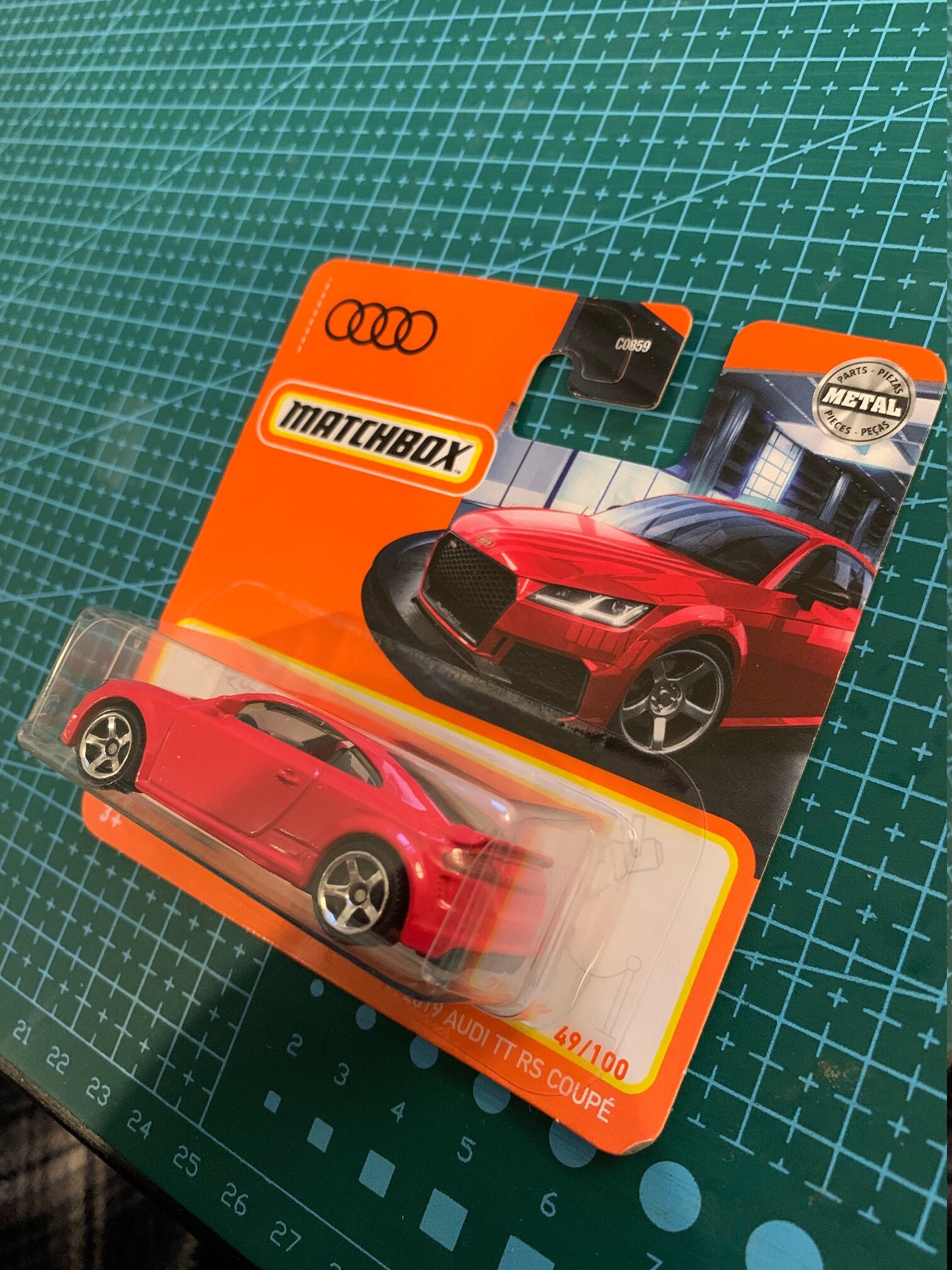 Matchbox 2019 Audi TT RS Coupe-red With Black Interior-short