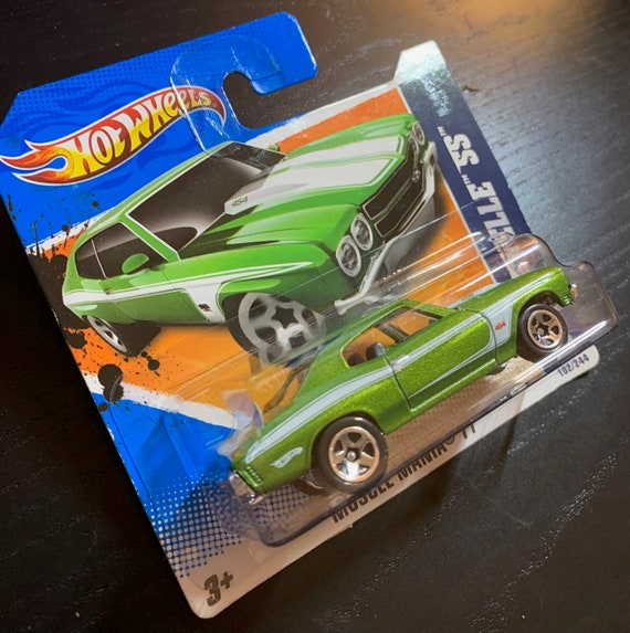 Hot Wheels 1970 Chevrolet Chevelle-green With White Stripes
