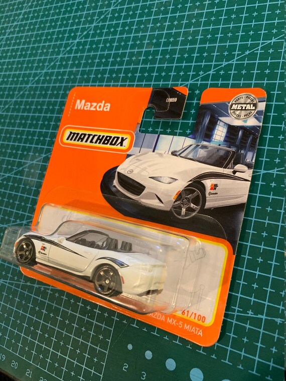 Hot Wheels Mazda MX-5 Miata - 1:64 - Neuf En Boîte - Collection Matchbox - Blanc