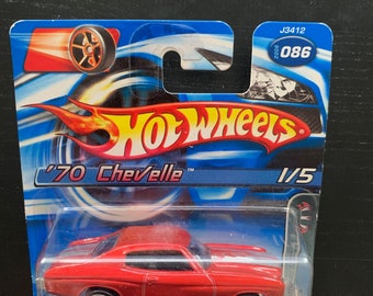 Hot Wheels 1970 Chevrolet Chevelle-red With Silver Stripes