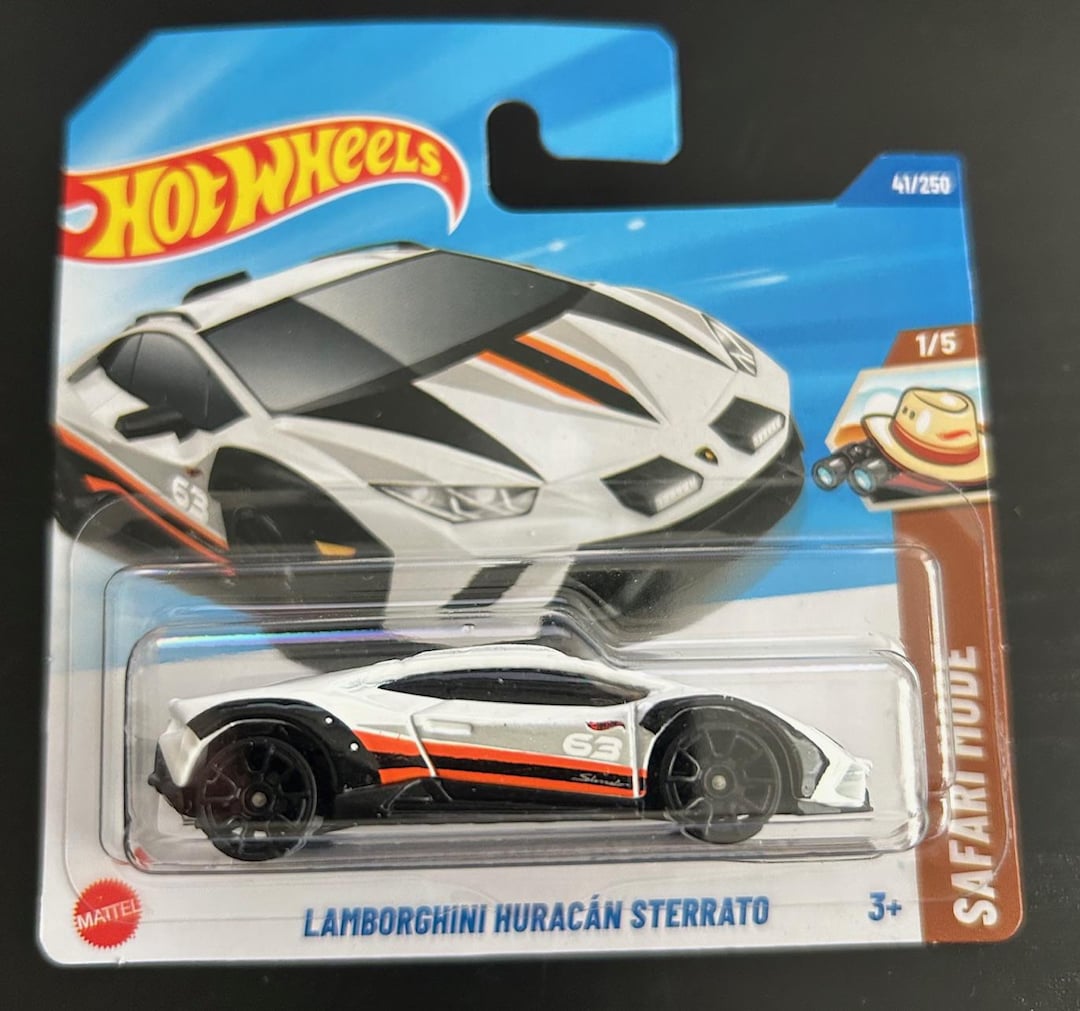Hot Wheels Lamborghini Huracan Sterrato-white With Black Wheels