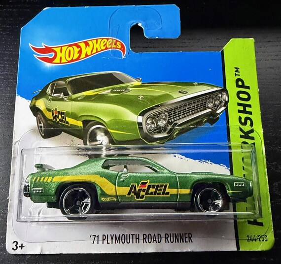 Hot Wheels 1971 Plymouth Road Runner-green With Yellow Stripes