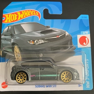 Hot Wheels Subaru WRX STI – Grau mit goldenen Rädern – kurze Karte – HW J – Imports – schwer zu findendes Sammler-Miniaturmodell 1/64