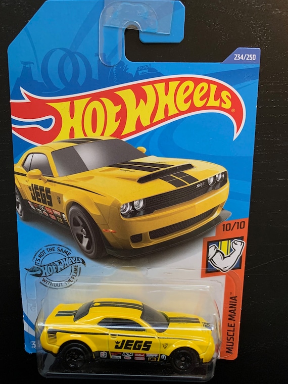Hot Wheels 2018 Dodge Challenger SRT Demon-yellow and Black- Long