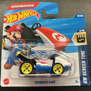 Hot Wheels Mario Kart - Mario White And Blue - HW Screen Time - Kurze Karte - Schwer zu finden Sammler Miniatur Modell 1/64