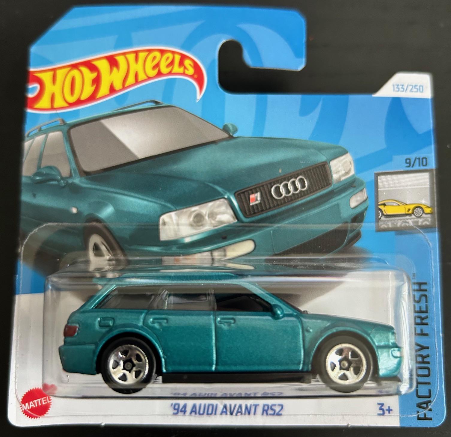 ホット ウィール 1994 アウディ アバント RS2 - ティール、ブラック