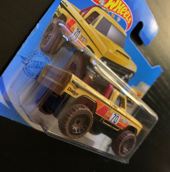 Hot Wheels '70 Dodge Power Wagon-yellow-baja Blazers-hard to