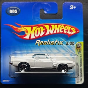 "Hot Wheels 1969 ""Pontiac Firebird T / A"" Weiß mit blauen Streifen-2005 Erstausgaben-Kurze Karte-schwer zu finden Sammler Miniatur Modell 1/64."