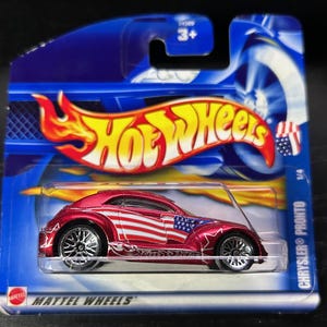 Hot Wheels Chrysler Pronto (zoals PT Cruiser) - rood met Amerikaanse vlag - korte kaart 2002 - moeilijk te vinden verzamelaarsminiatuurmodel 1/64