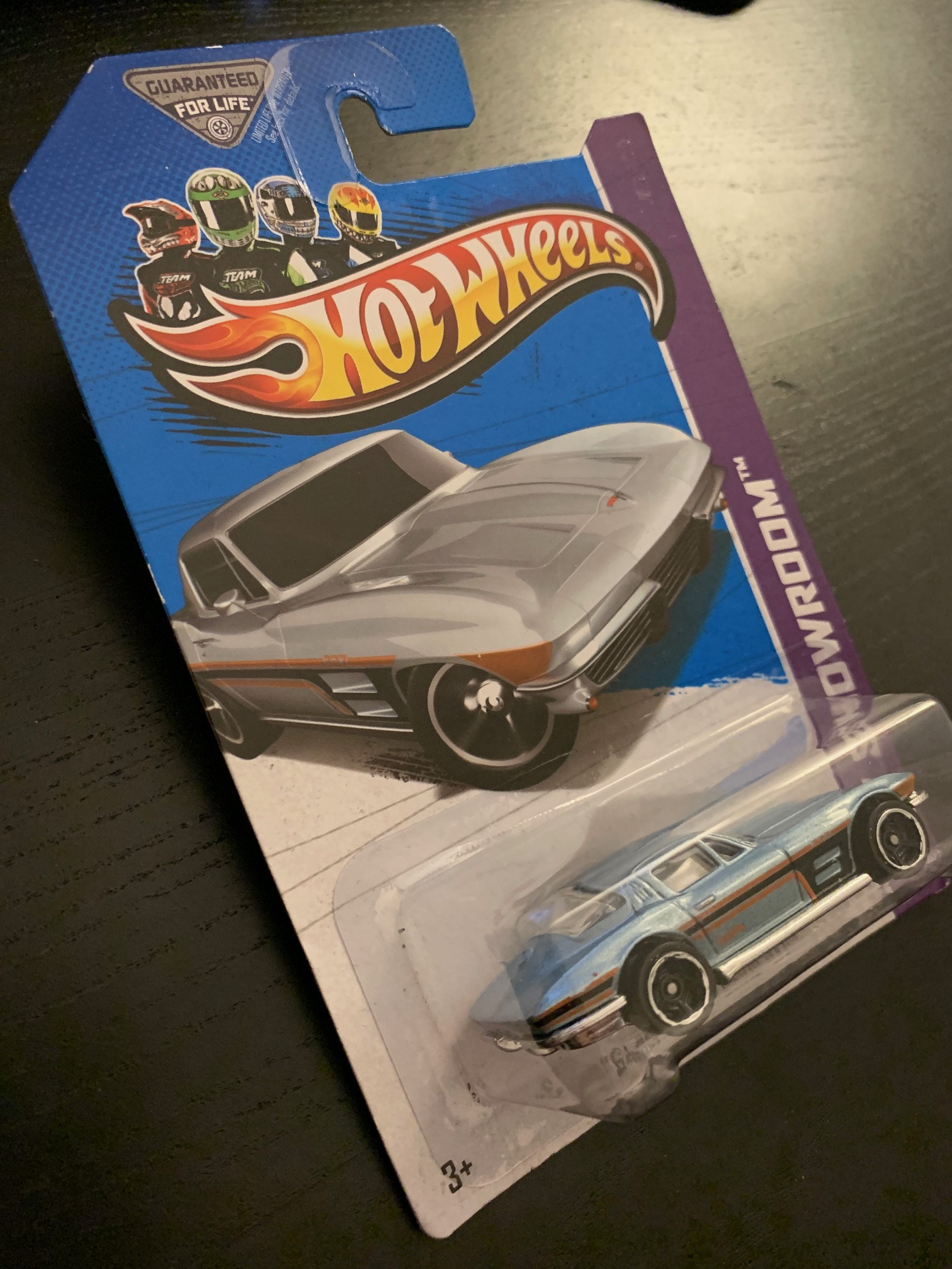 ホットウィール Corvette Central シリーズ　＃1〜4 Amazon.com: Hot Wheels Classics Series 1 Corvette Stingray