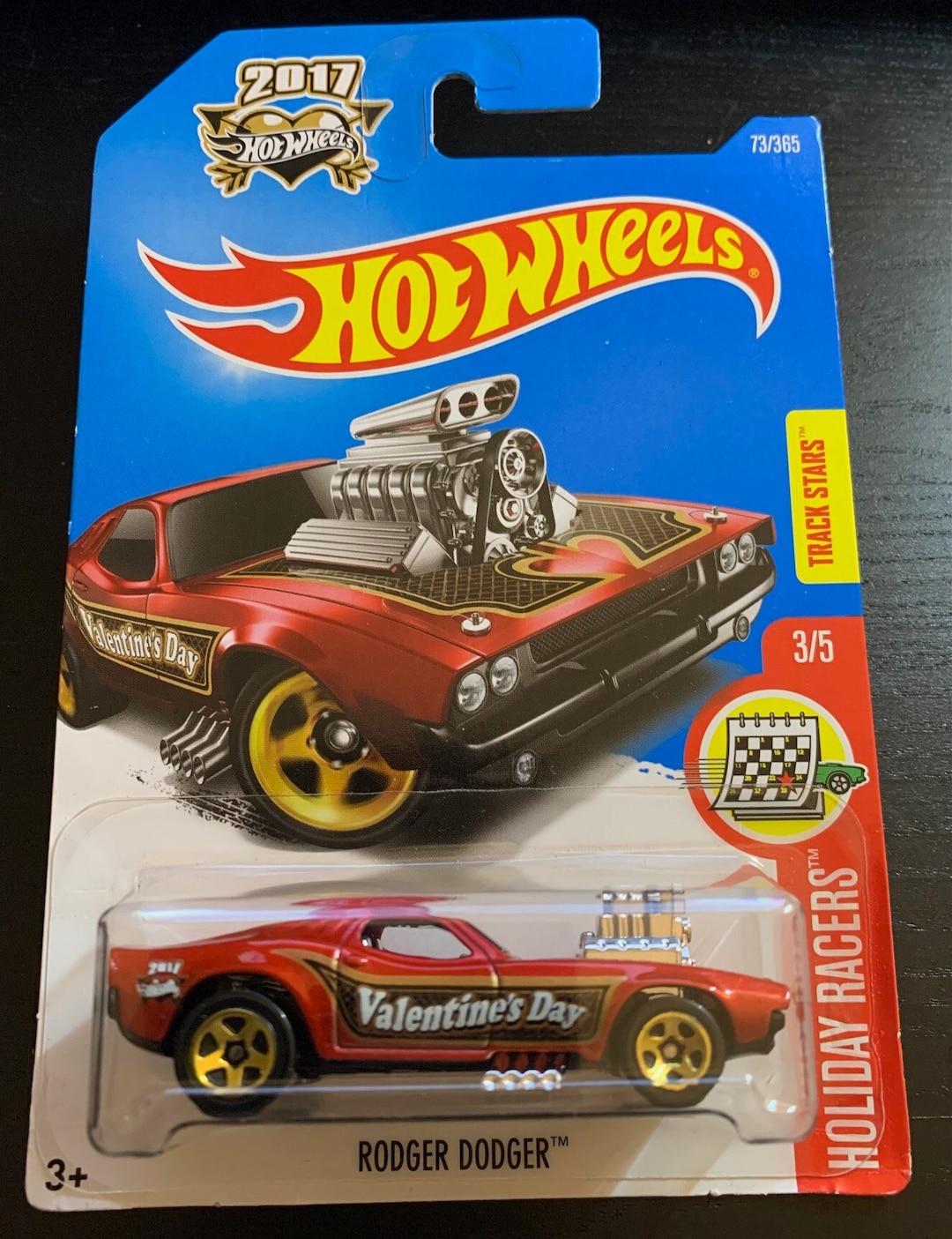 激レアUSオリジナルROBERTPOLLARD WITH DOUGGILLARD Hot Wheels Rodger Dodger -red With Gold Wheels-2017 Holiday Racers