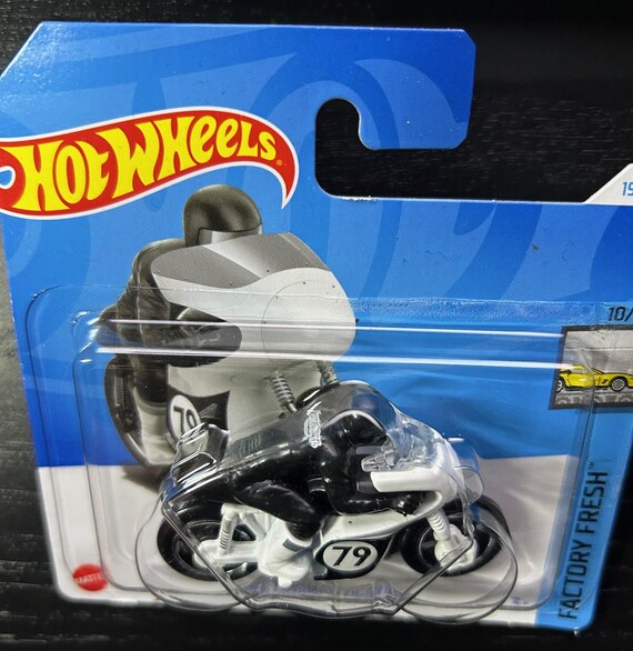 Hot Wheels 1966 Triumph Tiger 100-white With Black Wheels-short