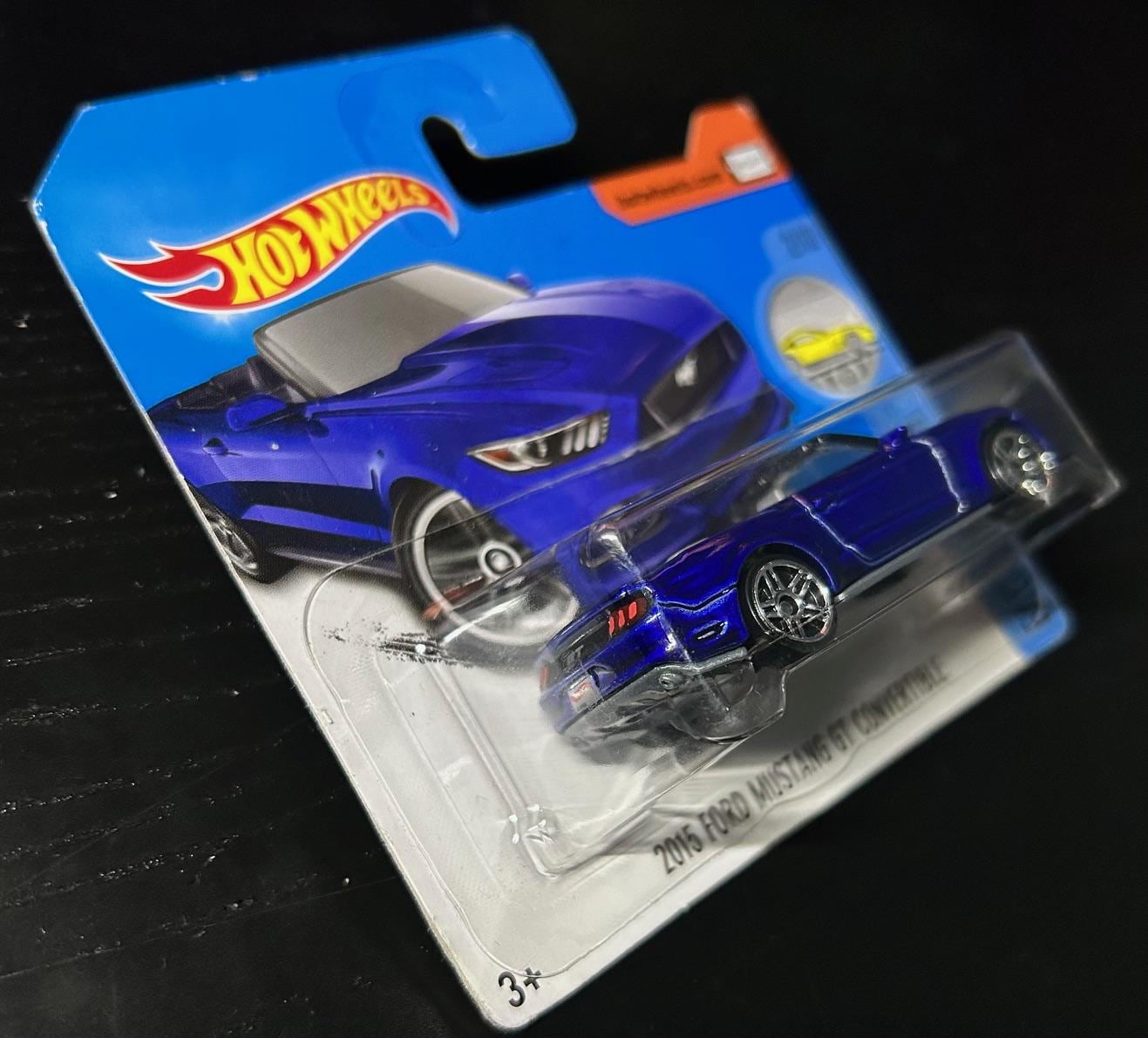 Hot Wheels 2015 Ford Mustang GT Convertible-blue With Chrome