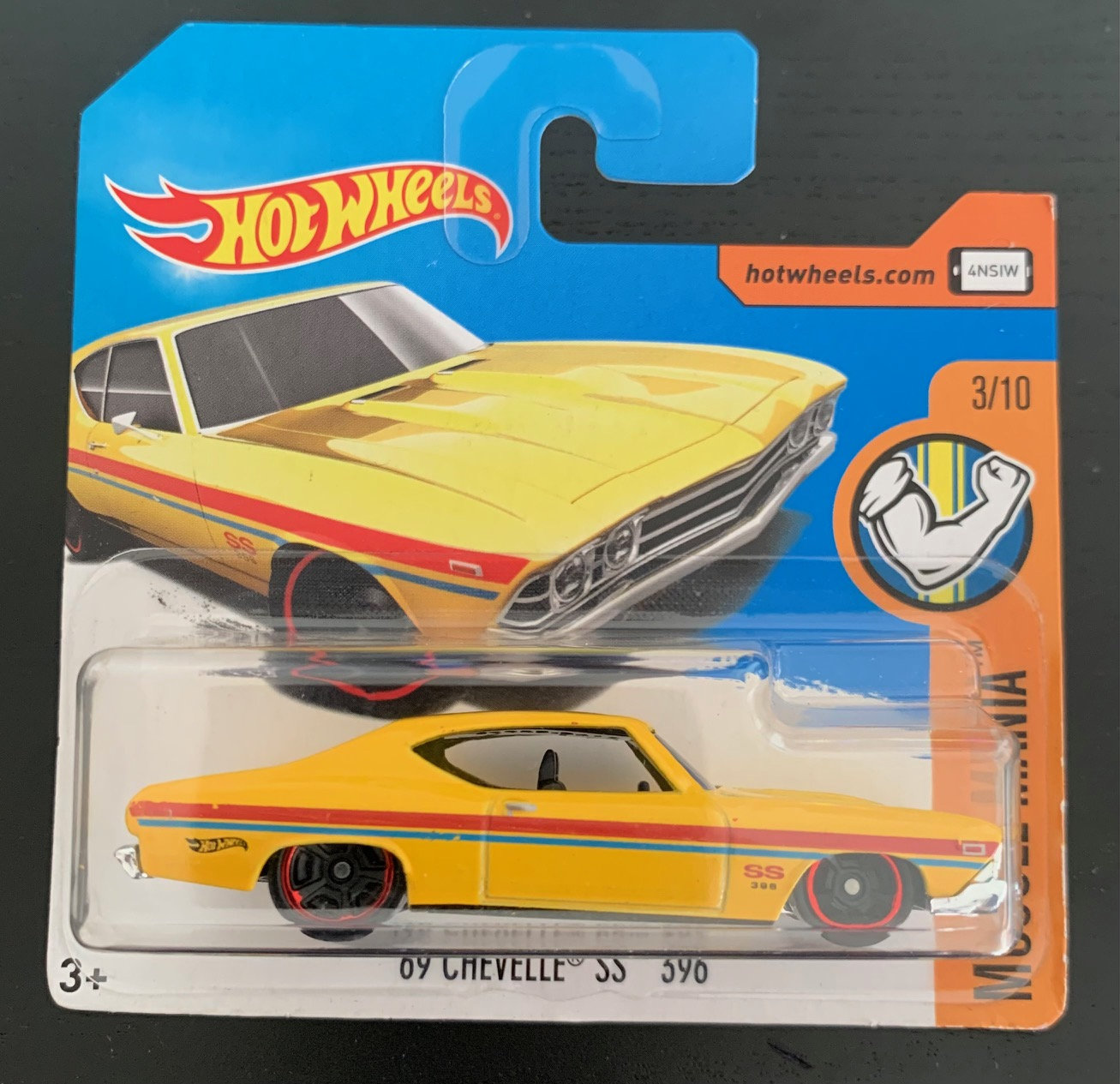 Hot Wheels 1969 Chevrolet Chevelle SS 396-yellow With Black