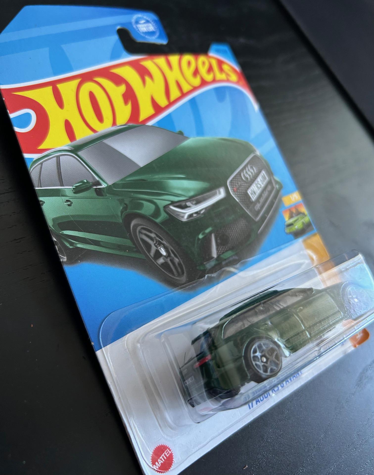 ホットウィール 2017 アウディ RS6 アバント - グリーン - ロング