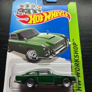 Hot Wheels 1963 Aston Martin DB5-Grün-2014 HW Workshop-Long Card- Hard zu finden Sammler Miniatur Modell 1/64
