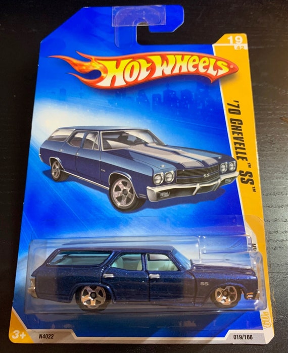 Hot Wheels 1970 Chevrolet Chevelle SS Wagon-blue With White