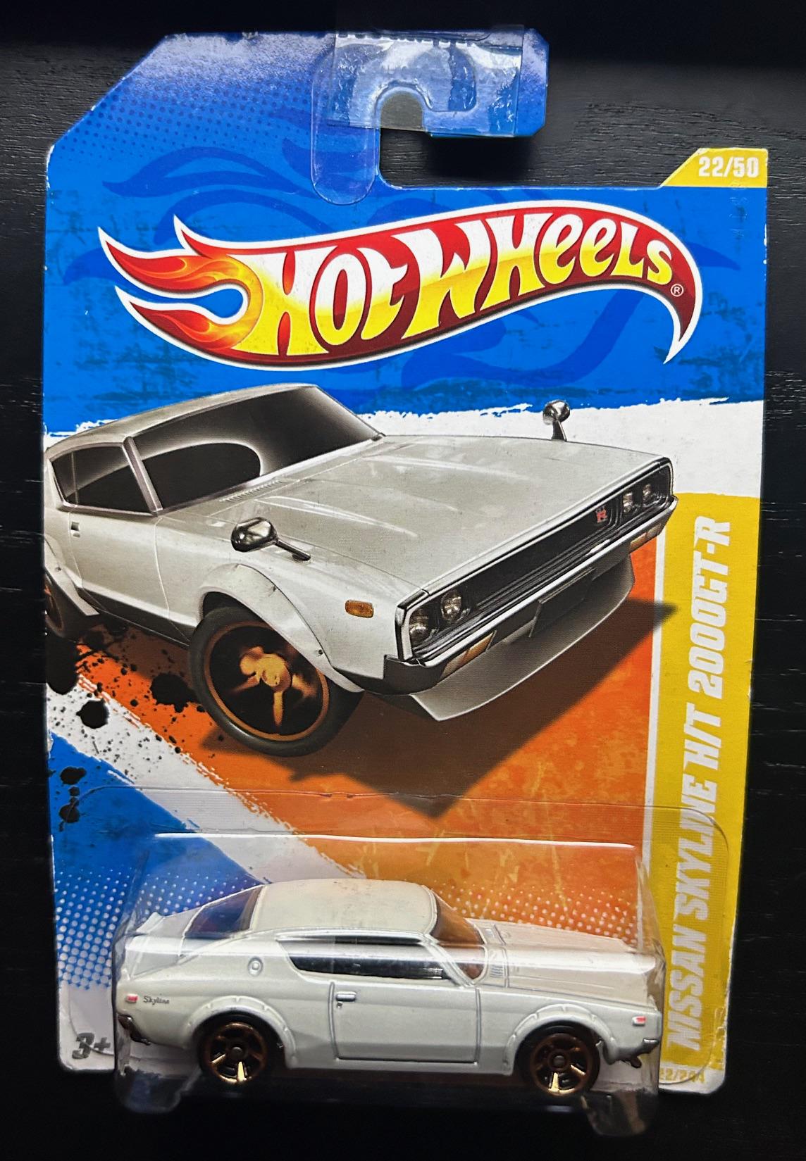 Hot Wheels Nissan Skyline 2000 GT-R -white With Black Interior