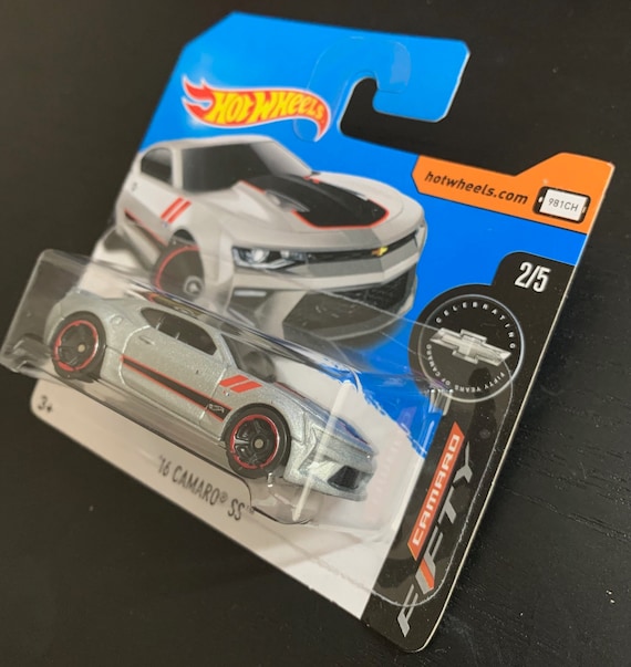Hot Wheels 2016 Chevrolet Camaro Ss-silver With Black Interior