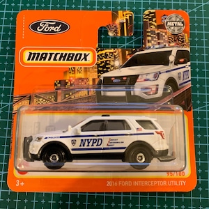 Matchbox 2016 Ford Interceptor Utility-NYPD Police-Short Card -Difficile à trouver Collector Miniature Modèle 1/64