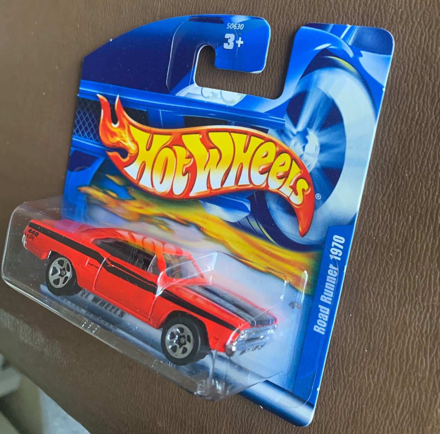 Hot Wheels 1970 Plymouth Road Runner- Red With Black Stripes-2001