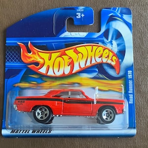 Hot Wheels 1970 Plymouth Road Runner- Red With Black Stripes-2001 European Short Card -Hard to Find Collector Miniature Model 1/64