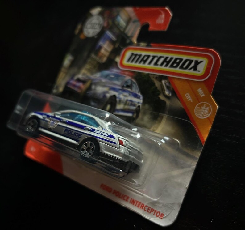Matchbox Ford Police Interceptor-usa Police Car-silver With Blue ...