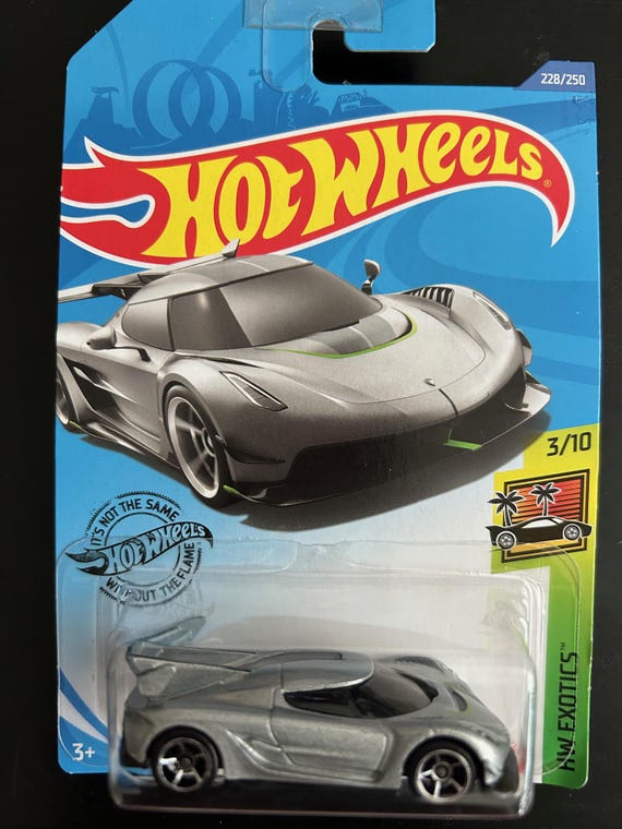 Hot Wheels 2020 Koenigsegg Jesko-silver With Black Interior-long