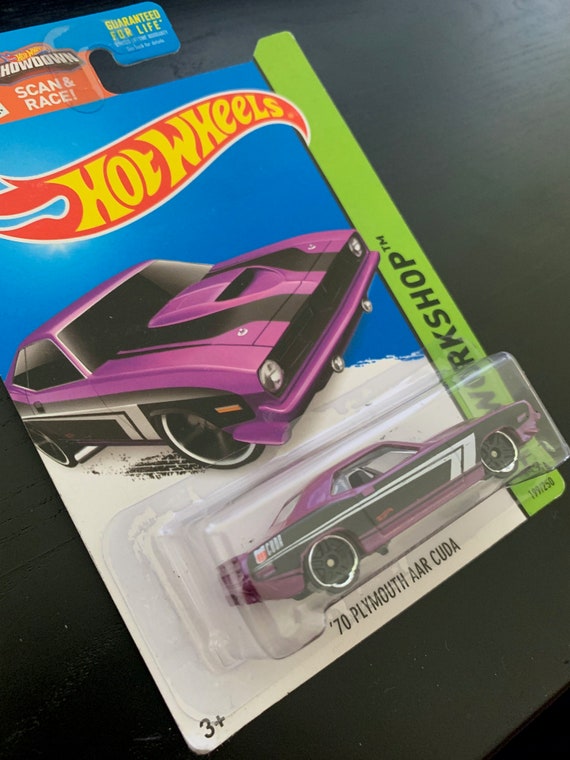 Hot Wheels 1970 Plymouth AAR Cuda-purple With Black Interior-2015