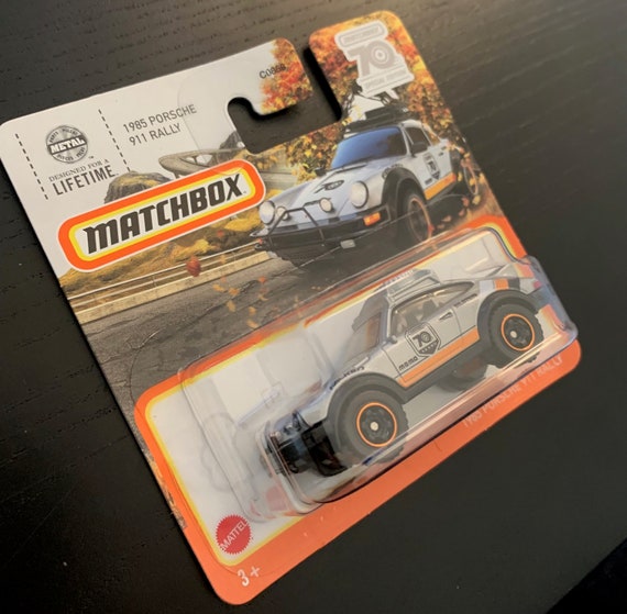 Matchbox 1985 Porsche 911 Rally-silver With Black Interior-short