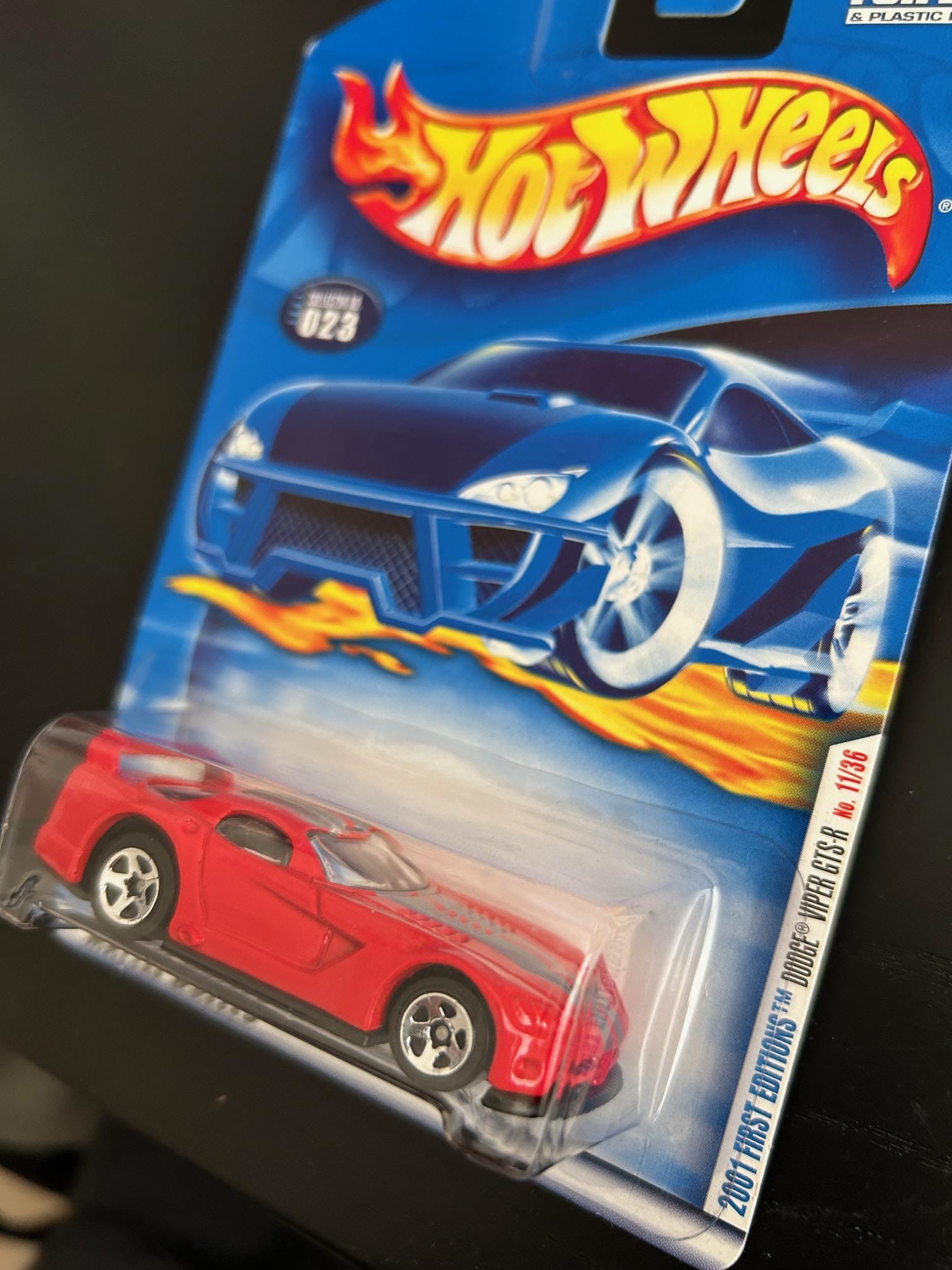 Hot Wheels Red Dodge Viper RT/10 #210 – 1:64 Scale Die-Cast Car With Silver Ultra Hots Wheels - View #4