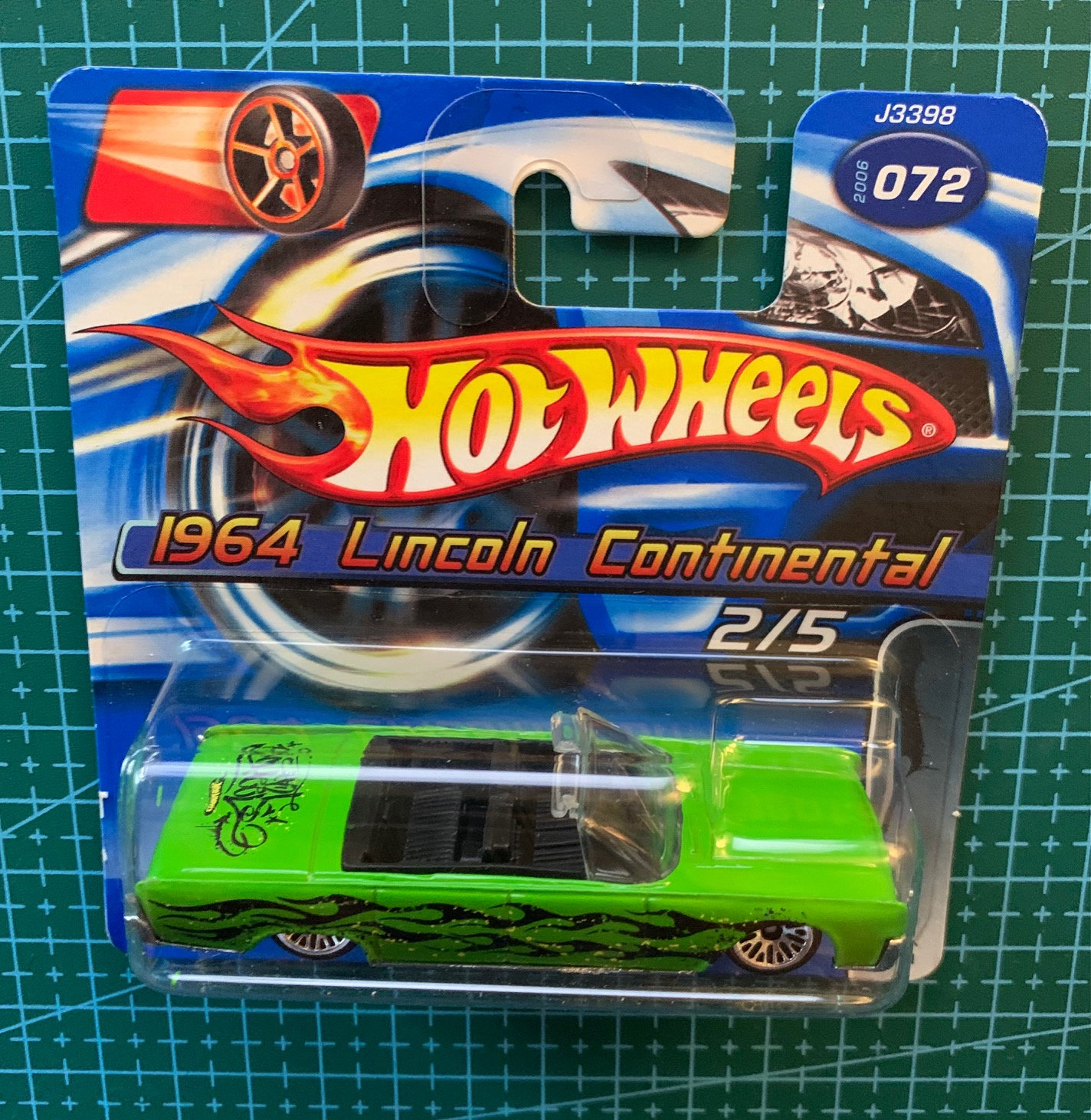 【着後レビューで 送料無料】 Hot Wheels 1964 Lincoln Continental- Green With Black Flames ミニカー