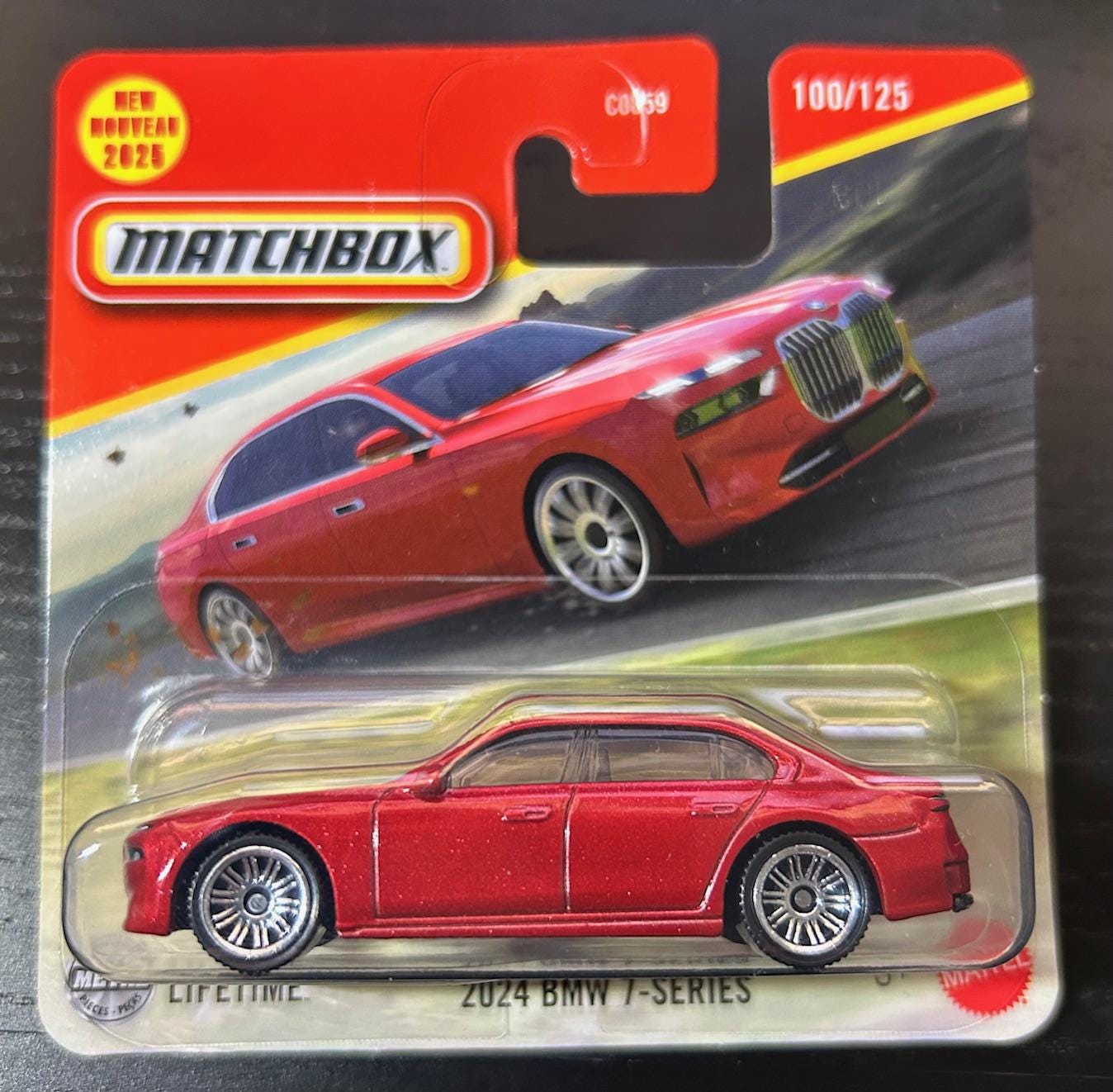 マッチボックス 2024 BMW 7-Series 1/64 ミニカー 新金型 Matchbox 2024 -BMW 7-series-red With Black Interior-short