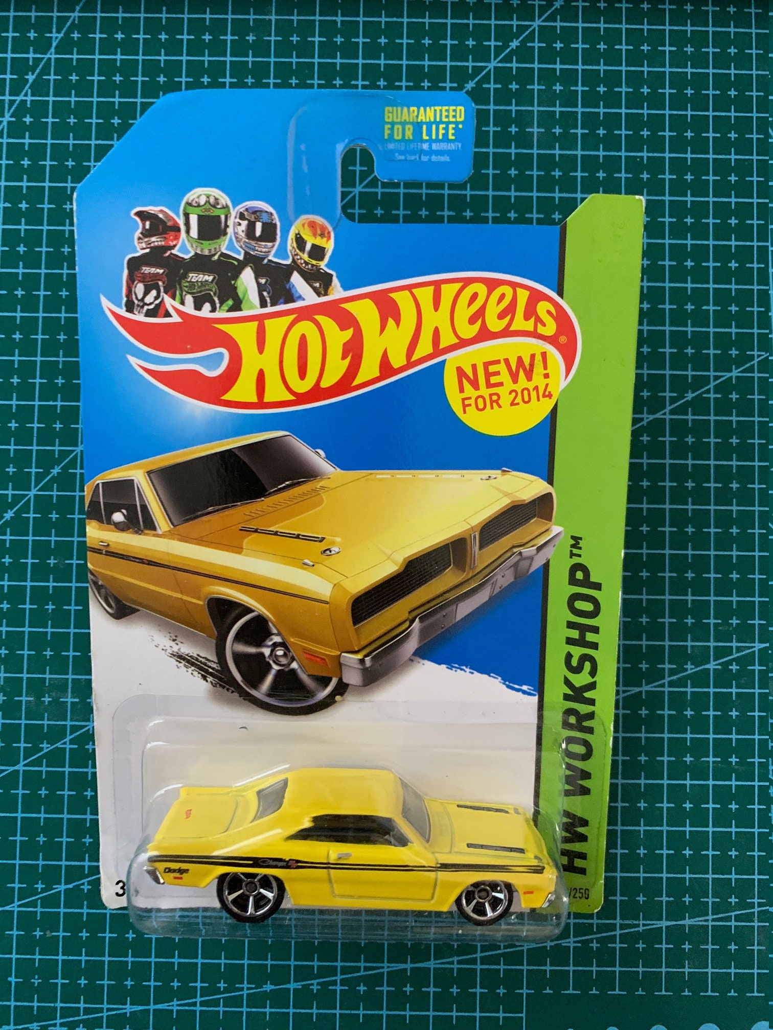 ホット ウィール 1974 ブラジル ダッジ チャージャー - 黄色と黒の