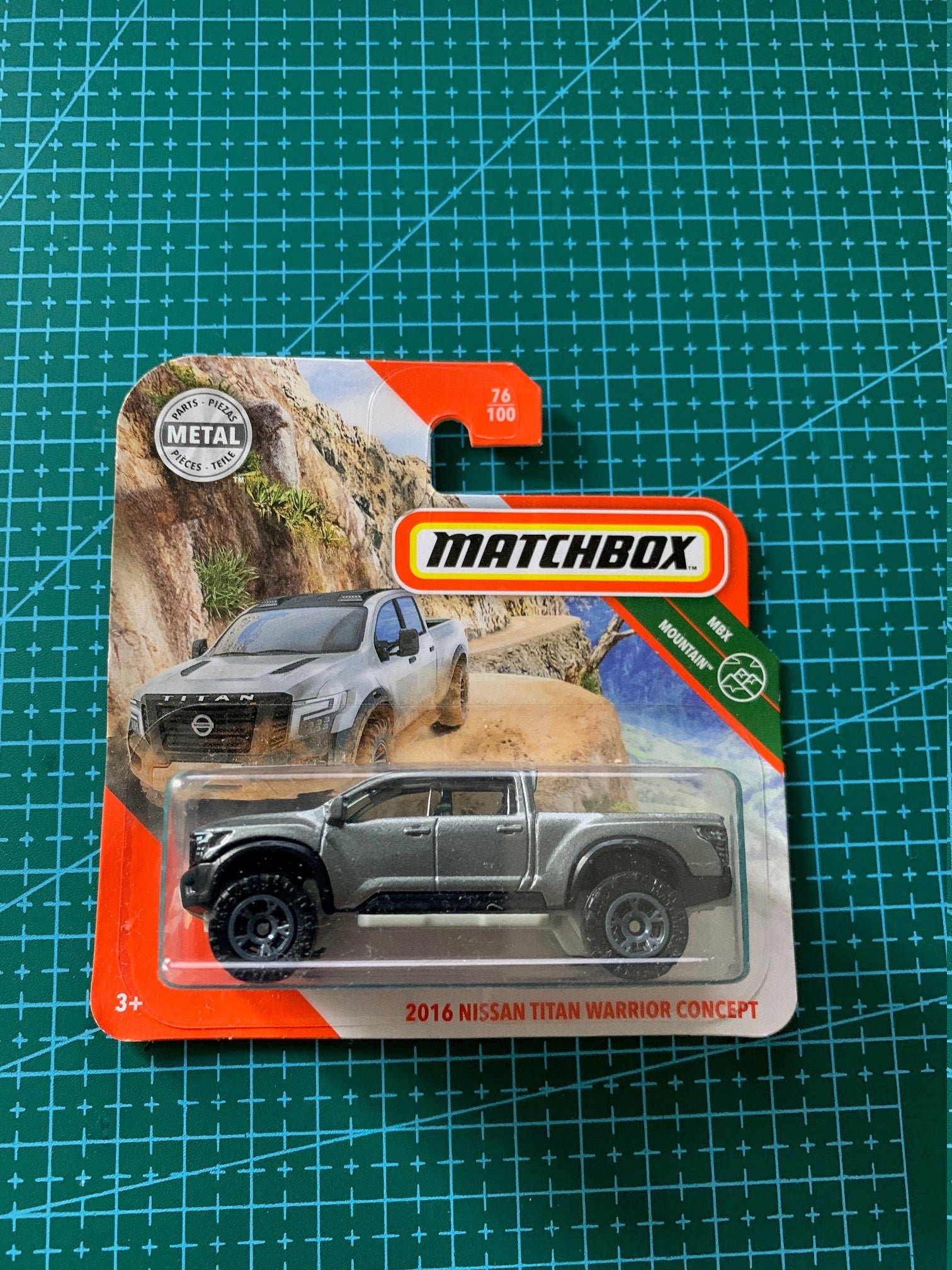 Matchbox 2016 Nissan Titan Warrior Concept silver With Black Roof