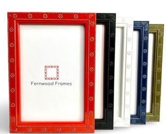 Embossed Flower Picture Frame: Glossy Vintage Style, Eclectic Decor