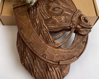 Wooden Horse Wall Hanging, Horse Head in Horseshoe, Unique Ranch Art Decor, Gift for Equestrians, Wood Figurine, Lucky Charms