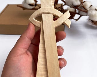 Cruz de pez tallada moderna, crucifijo de madera colgante, símbolo de fe sin pintar para puerta, decoración rústica para sala de oración, pequeño regalo católico
